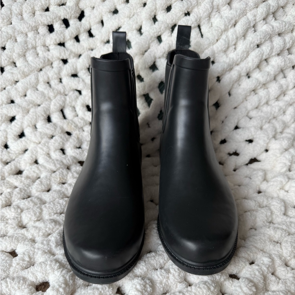 Women’s J.CREW Chelsea rain boots. Size 9